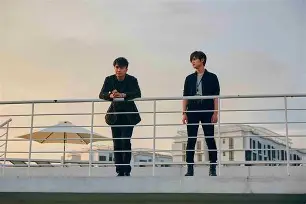 爱游戏官方入口-波斯语课最后军官的结局