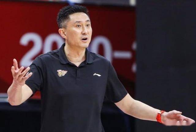 爱游戏-转会期欧联传出新动向；广东宏远战术微调；管理层表态——气氛紧张；数据趋势出现新变化的简单介绍