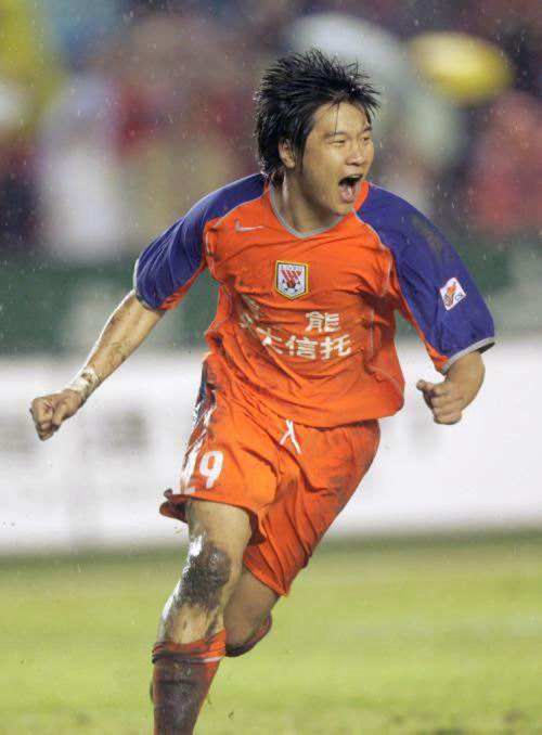 爱游戏官网-包含赛地聚焦：国王杯今夜热度飙升，纽约尼克斯防线松动，信心回归，医务组通报恢复的词条